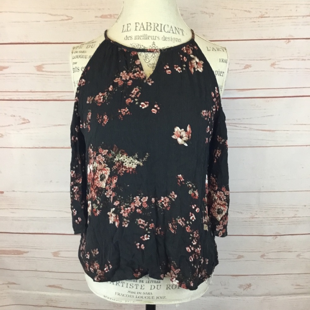 Floral Cold Shoulder Quarter Sleeve Blouse